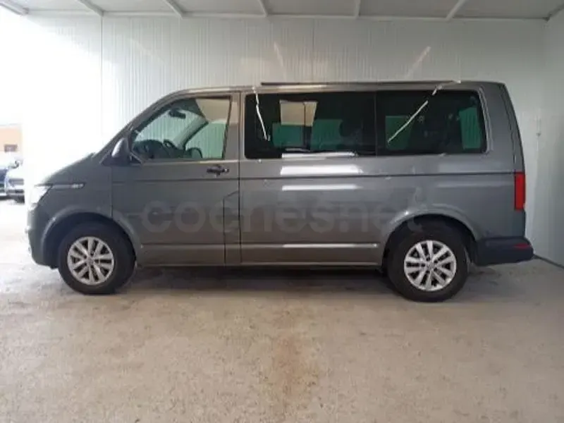 Usado VW Caravelle 150 CV (110 kW) 2021 Gris / plata Van