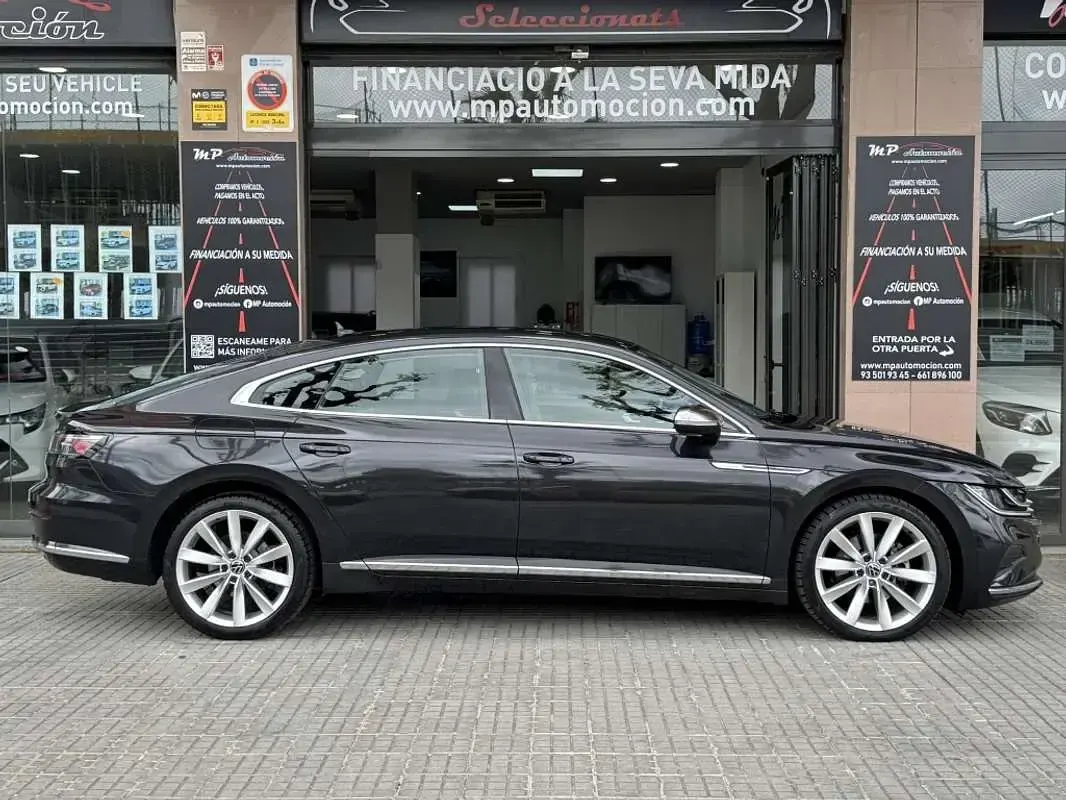 Usado VW Arteon Elegance 190 CV (139 kW) 2021 Gris Coupe