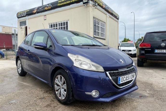 Usado Peugeot 208 82 CV (60 kW) 2014 Azul Utilitario