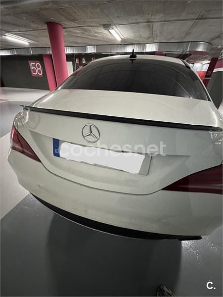 Usado Mercedes CLA180 Shooting Brake Urban 122 CV (89 kW) 2015 Blanco Familiar