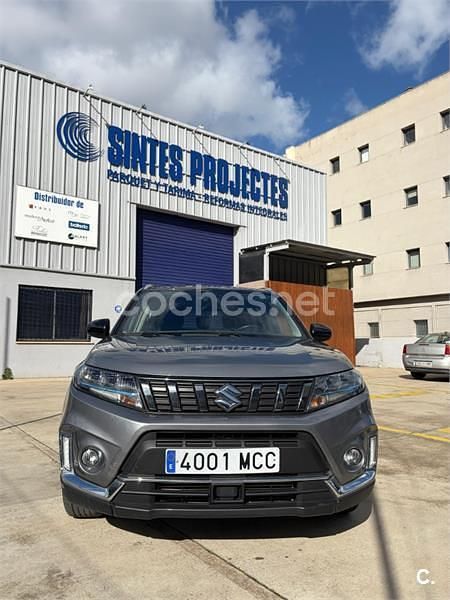Usado Suzuki Vitara 129 CV (94 kW) 2022 Gris / plata SUV