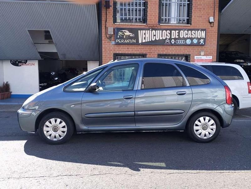 Gris Usado 2006 Citroën Xsara Picasso Exclusive Monovolumen | 3990 € (Precio justo) - Imagen 1/4