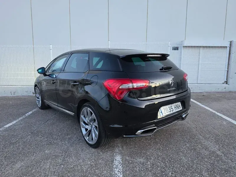 Usado Citroën DS5 200 CV (147 kW) 2013 Negro Utilitario