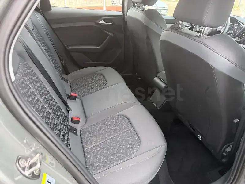 Usado Audi A1 S-Line 116 CV (85 kW) 2024 Gris / plata SUV