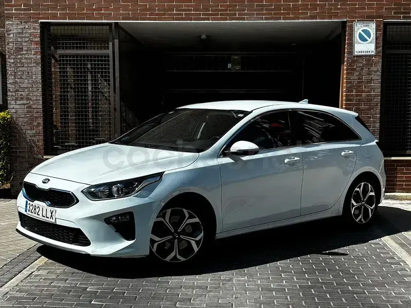 Usado Kia Ceed GT GT-Line 136 CV (100 kW) 2020 Blanco Berlina
