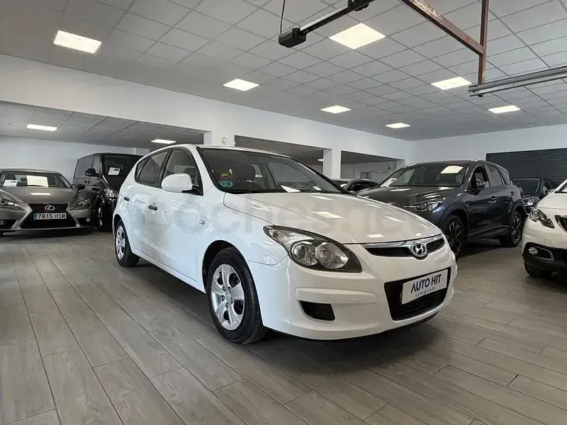 Usado Hyundai i30 Comfort 109 CV (80 kW) 2010 Blanco Berlina