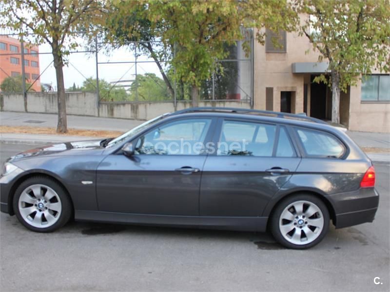 Usado BMW 318 129 CV (94 kW) 2008 Gris / plata Familiar