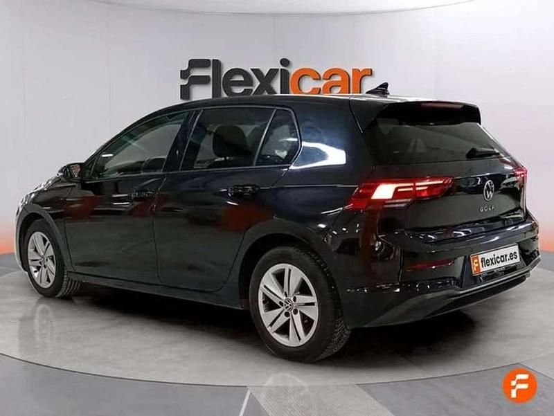 Usado VW Golf VIII 110 CV (80 kW) 2020 Negro Utilitario