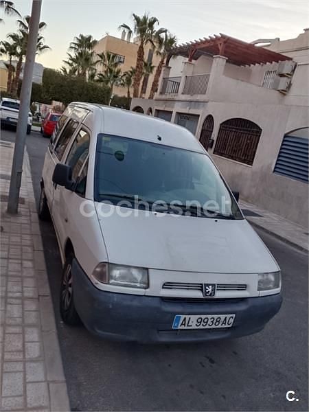Blanco Usado 2009 Peugeot Partner Monovolumen | 2500 € - Imagen 1/4