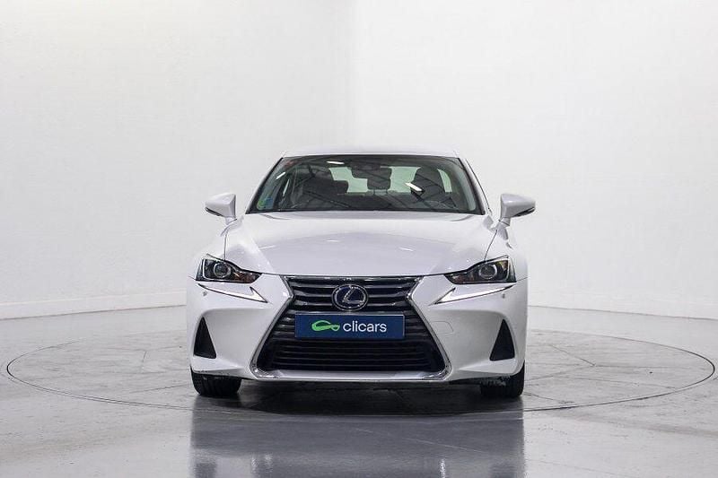 Usado Lexus IS300h Luxury Line 223 CV (164 kW) 2018 Blanco Berlina