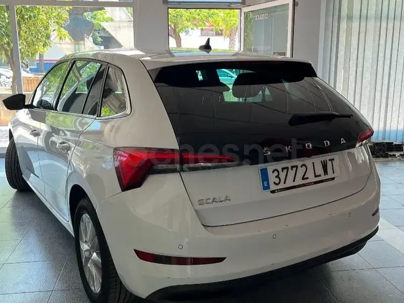 Usado Skoda 110 R Ambition 110 CV (80 kW) 2022 Blanco Berlina