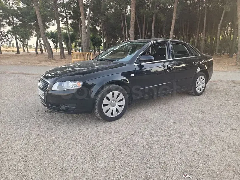 Usado Audi A4 140 CV (102 kW) 2006 Negro Berlina