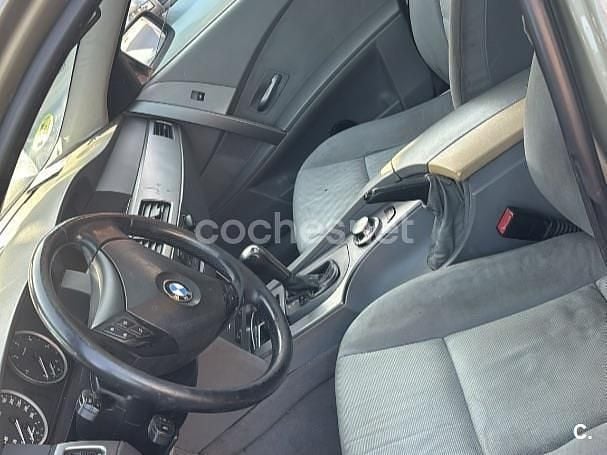 Usado BMW 525 163 CV (119 kW) 2004 Beige Familiar