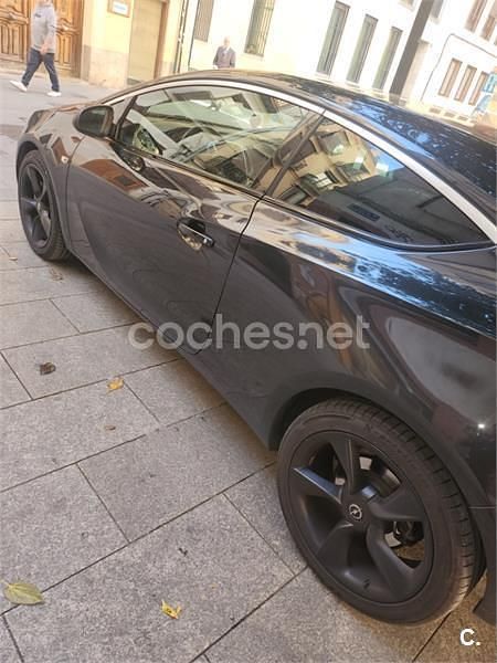 Usado Opel Astra GTC Selective 140 CV (102 kW) 2012 Negro Berlina