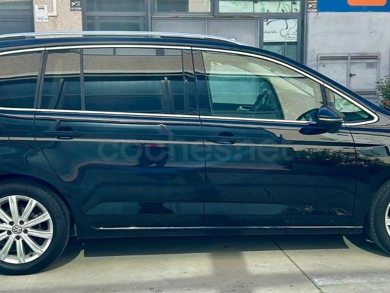 Usado VW Touran Advance 150 CV (110 kW) 2016 Gris / plata Monovolumen