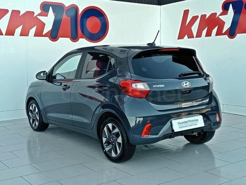 Usado Hyundai i10 63 CV (46 kW) 2025 Gris / plata Utilitario