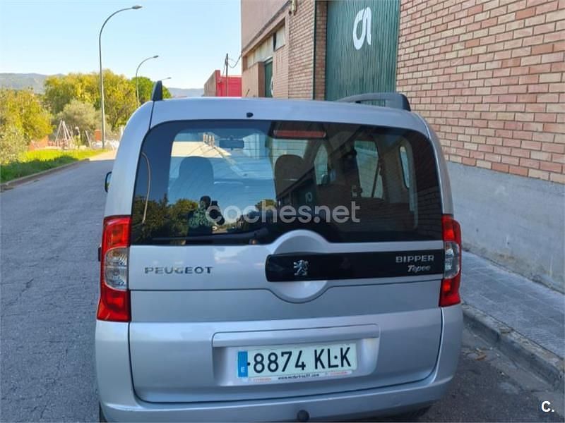 Usado Peugeot TePee Style 80 CV (58 kW) 2016 Gris / plata Monovolumen