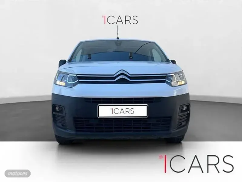 Usado Citroën Berlingo 100 CV (73 kW) 2021 Blanco Monovolumen