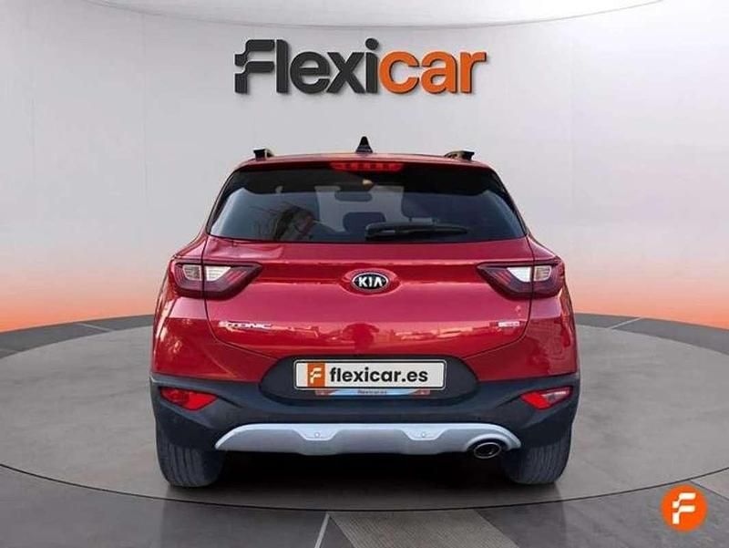 Usado Kia Stonic 120 CV (88 kW) 2019 Burdeos SUV