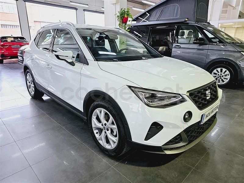 Usado Seat Arona FR 110 CV (80 kW) 2024 Blanco SUV