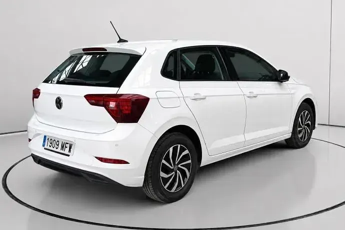 Usado VW Polo Life 95 CV (69 kW) 2023 Utilitario