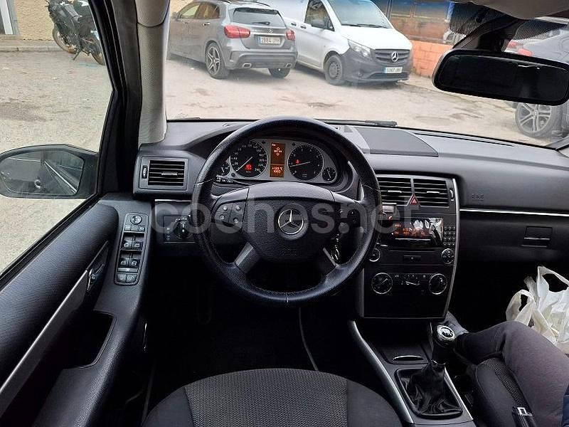 Usado Mercedes B150 95 CV (69 kW) 2008 Negro Monovolumen