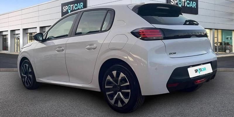 Usado Peugeot 208 Active 102 CV (75 kW) 2024 Blanco Utilitario