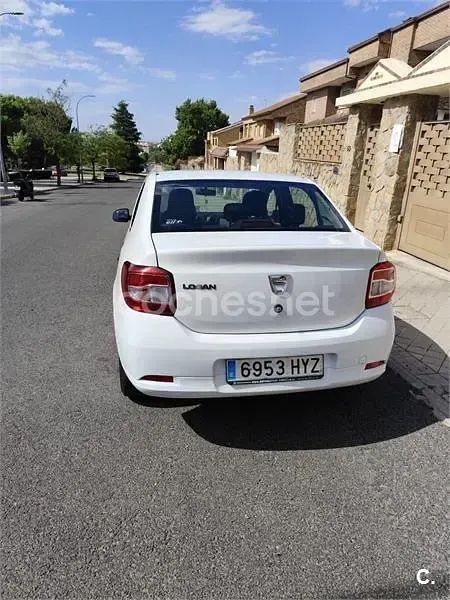 Usado Dacia Logan Ambiance 75 CV (55 kW) 2014 Blanco Berlina