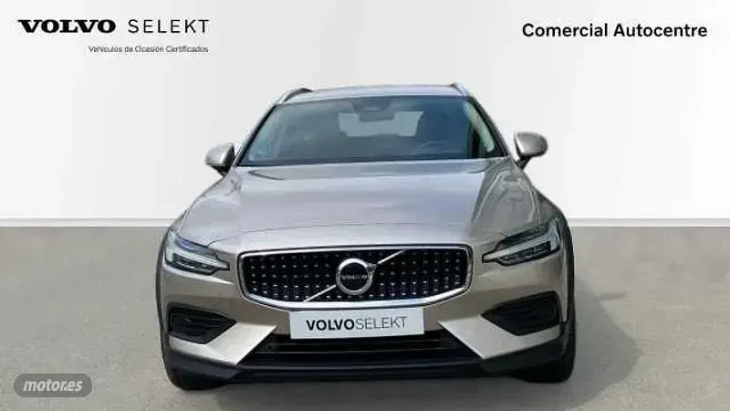 Usado Volvo V60 Core 2023 Familiar