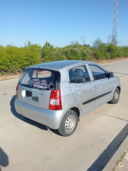 Usado Kia Picanto LX 65 CV (47 kW) 2004 Gris / plata Utilitario