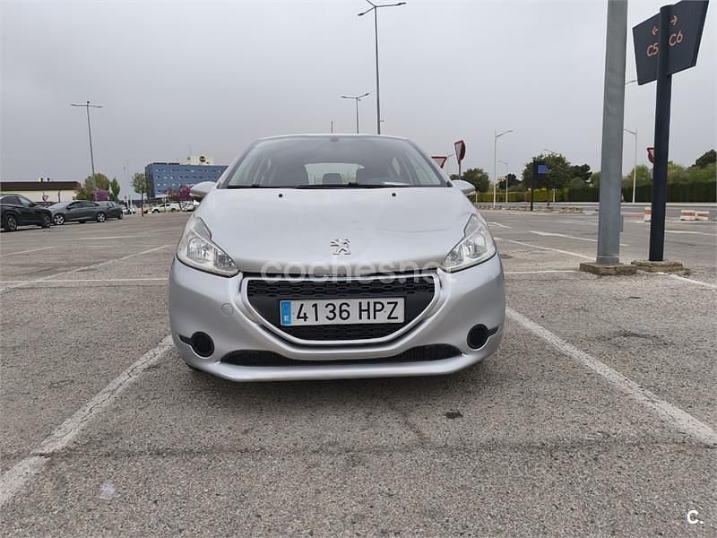 Usado Peugeot 208 Business-Line 68 CV (50 kW) 2013 Gris / plata Utilitario