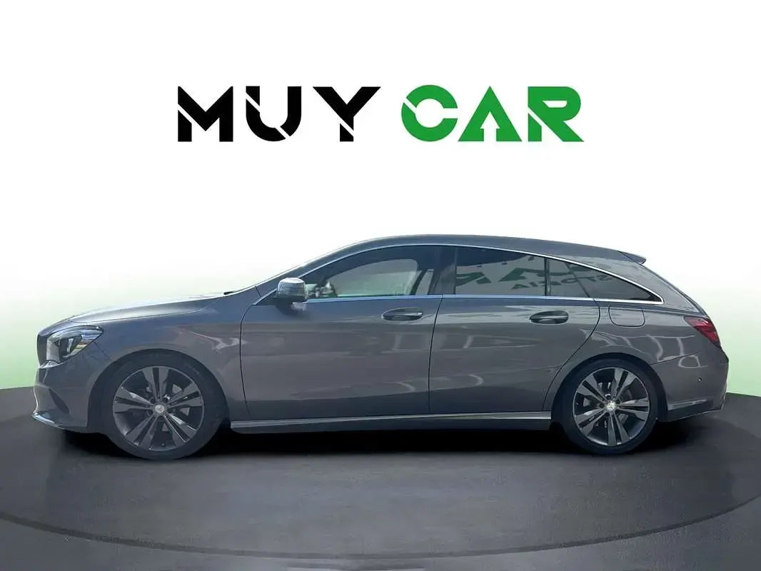 Usado Mercedes CLA200 Shooting Brake Urban 156 CV (114 kW) 2016 Gris / plata Familiar