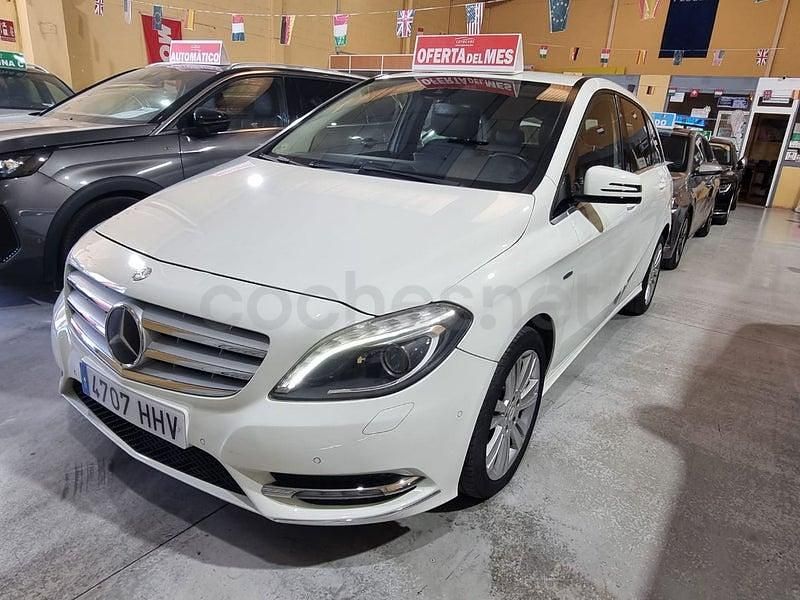 Usado Mercedes B200 136 CV (100 kW) 2012 Blanco Monovolumen