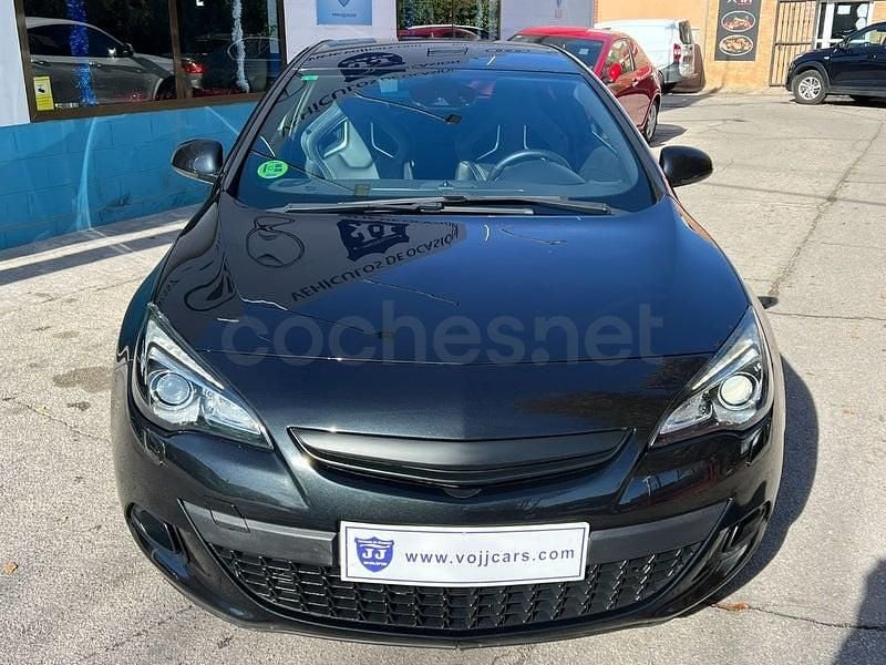 Usado Opel Astra GTC OPC 240 CV (176 kW) 2014 Negro Berlina