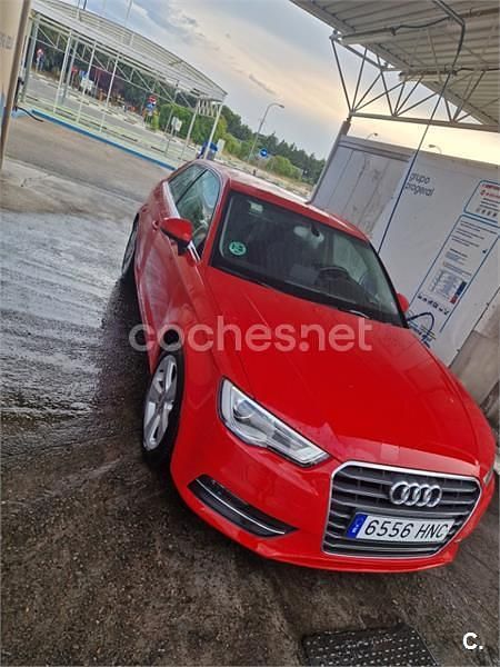 Usado Audi A3 Attraction 125 CV (91 kW) 2012 Rojo Berlina