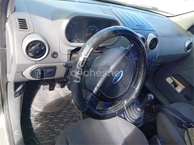 Usado Ford Fusion 68 CV (50 kW) 2003 Gris / plata Utilitario