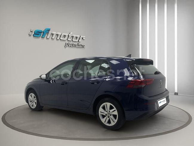 Usado VW Golf VIII 115 CV (84 kW) 2021 Azul Berlina