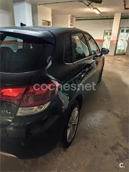 Usado Citroën C4 Live 99 CV (72 kW) 2017 Negro Berlina