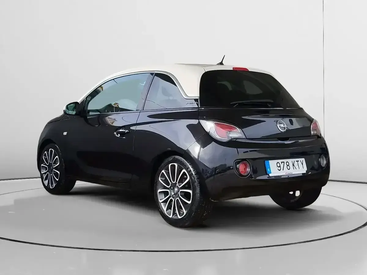 Usado Opel Adam Glam 87 CV (63 kW) 2019 Negro Utilitario