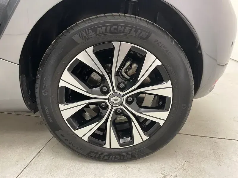 Usado Renault Zoe Evolution 79 kW (108 CV) 2023 Gris Utilitario
