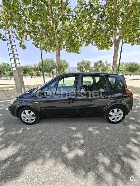Usado Renault Scénic II Dynamique 105 CV (77 kW) 2008 Negro Monovolumen