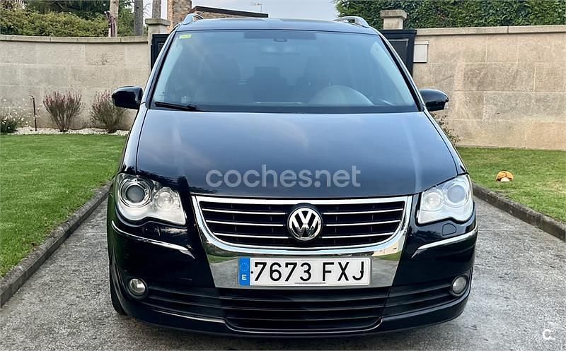 Usado VW Touran Highline 140 CV (102 kW) 2009 Negro Monovolumen