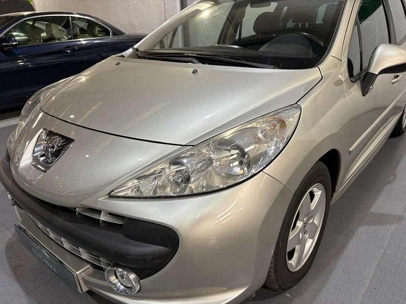 Usado Peugeot 207 95 CV (69 kW) 2009 Beige Familiar