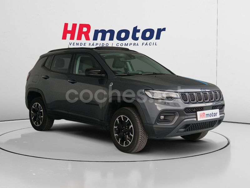 Gris / plata Usado 2022 Jeep Compass Trailhawk SUV | 22.440 € (Precio justo) - Imagen 1/4