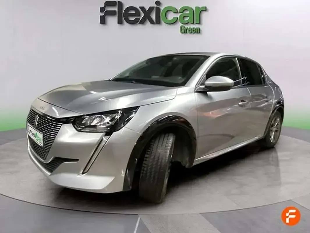Usado Peugeot e-208 Active 100 kW (136 CV) 2022 Gris Utilitario