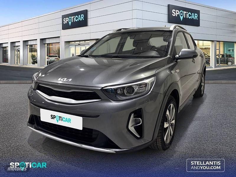 Gris Usado 2025 Kia Stonic SUV | 17.195 € (Un poco caro) - Imagen 1/4
