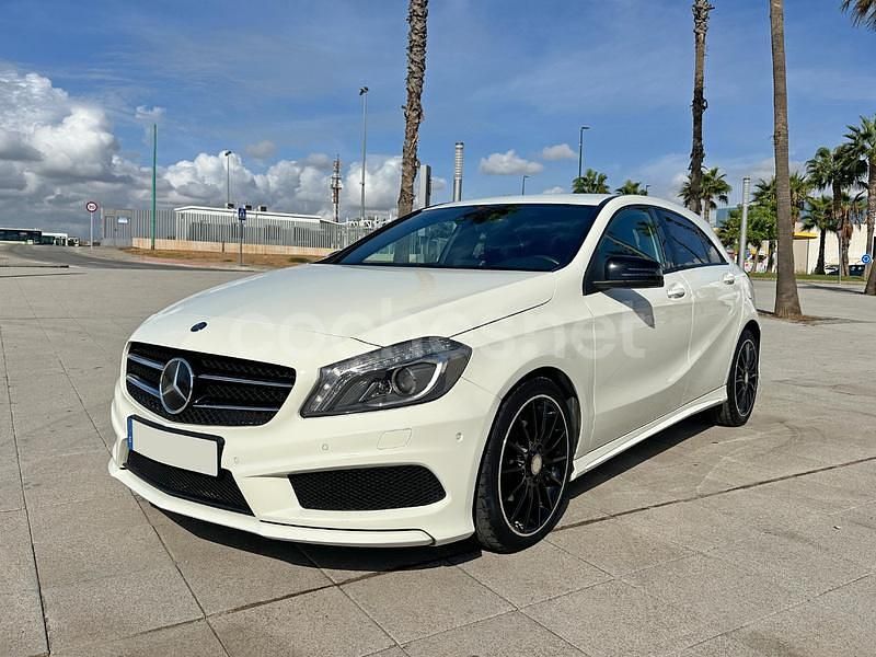 Usado Mercedes A200 AMG line 136 CV (100 kW) 2014 Blanco Berlina