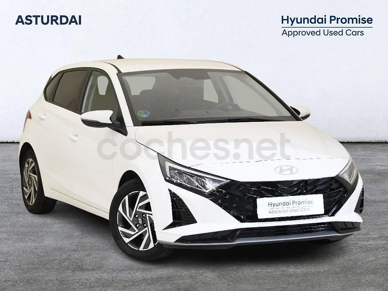 Usado Hyundai i20 100 CV (73 kW) 2025 Blanco Berlina