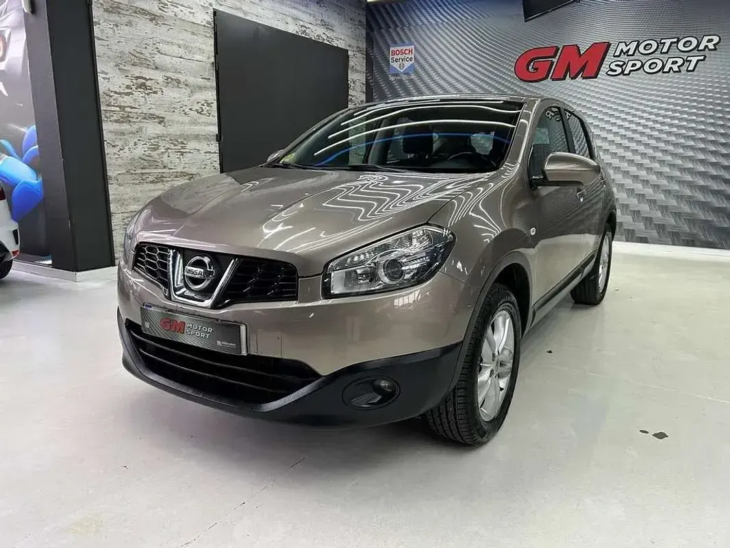 Usado Nissan Qashqai Visia 106 CV (77 kW) 2010 Beige SUV