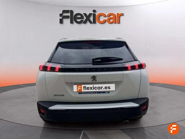 Usado Peugeot 2008 Allure 110 CV (80 kW) 2021 Blanco SUV